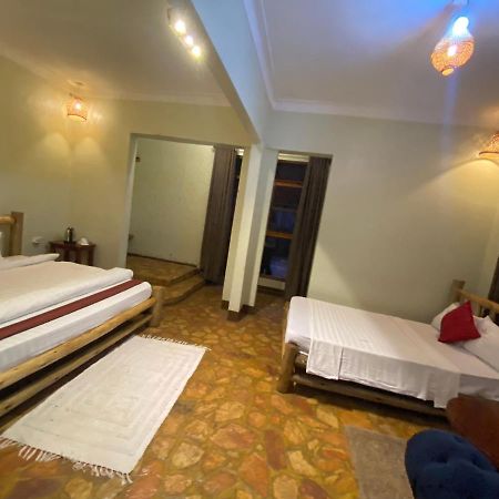 Afro Smile Hotel & Guest House - Jinja Esterno foto