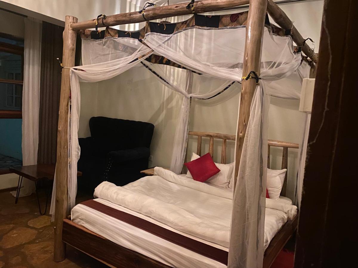 Afro Smile Hotel & Guest House - Jinja Esterno foto