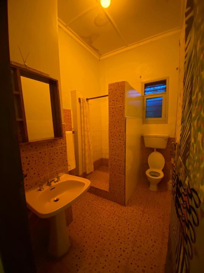 Afro Smile Hotel & Guest House - Jinja Esterno foto