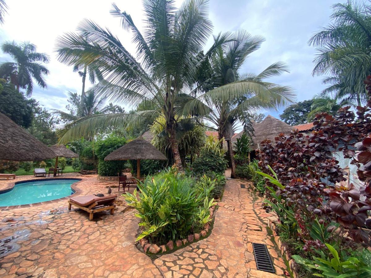Afro Smile Hotel & Guest House - Jinja Esterno foto